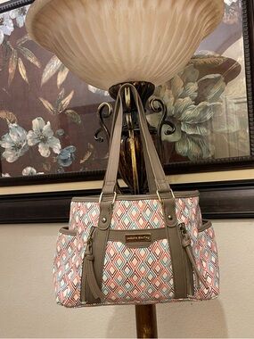 Jaclyn Smith please check all picture of condition